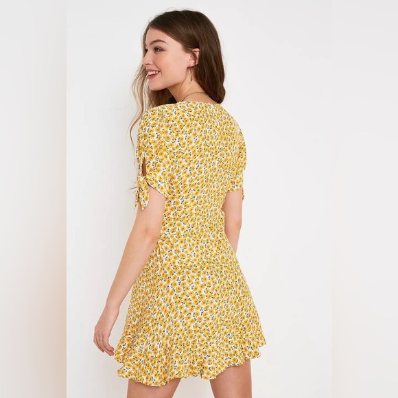 Faithfull The Brand Daphne Yellow Floral Mini Dress (19) - Picture 2 of 9
